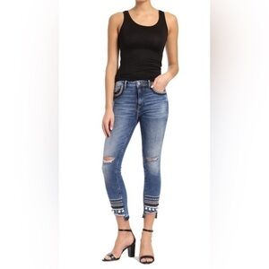 Mavi embroidered ripped knees jeans 👖